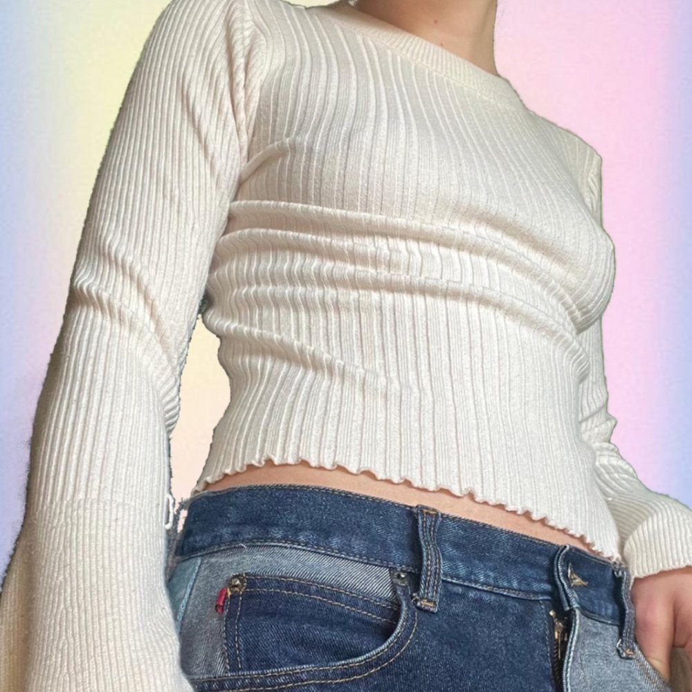 Flare Sleeve Form Fitting Knit Top